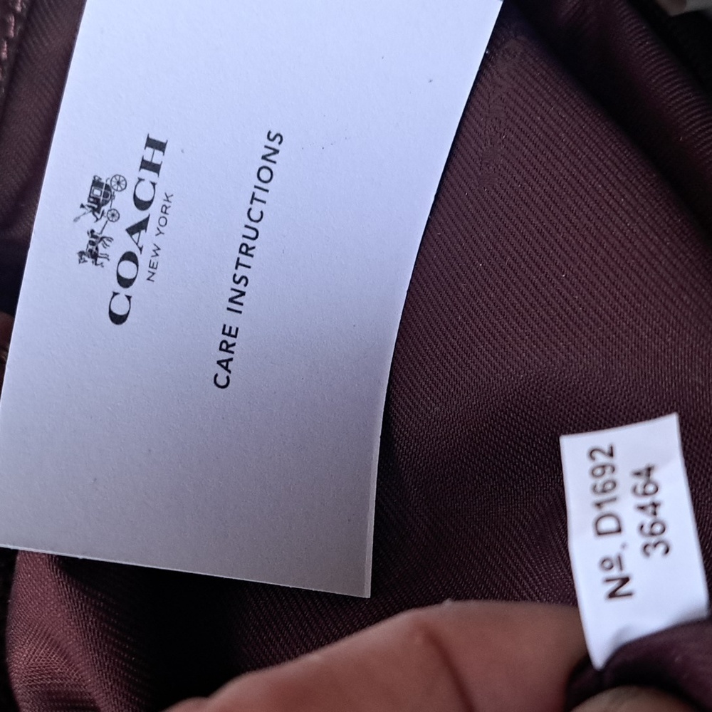 NEW COACH EDIE 31 Turnlock Burgundy, Oxblood Pebble Leather Shoulder - Picture 16 of 16